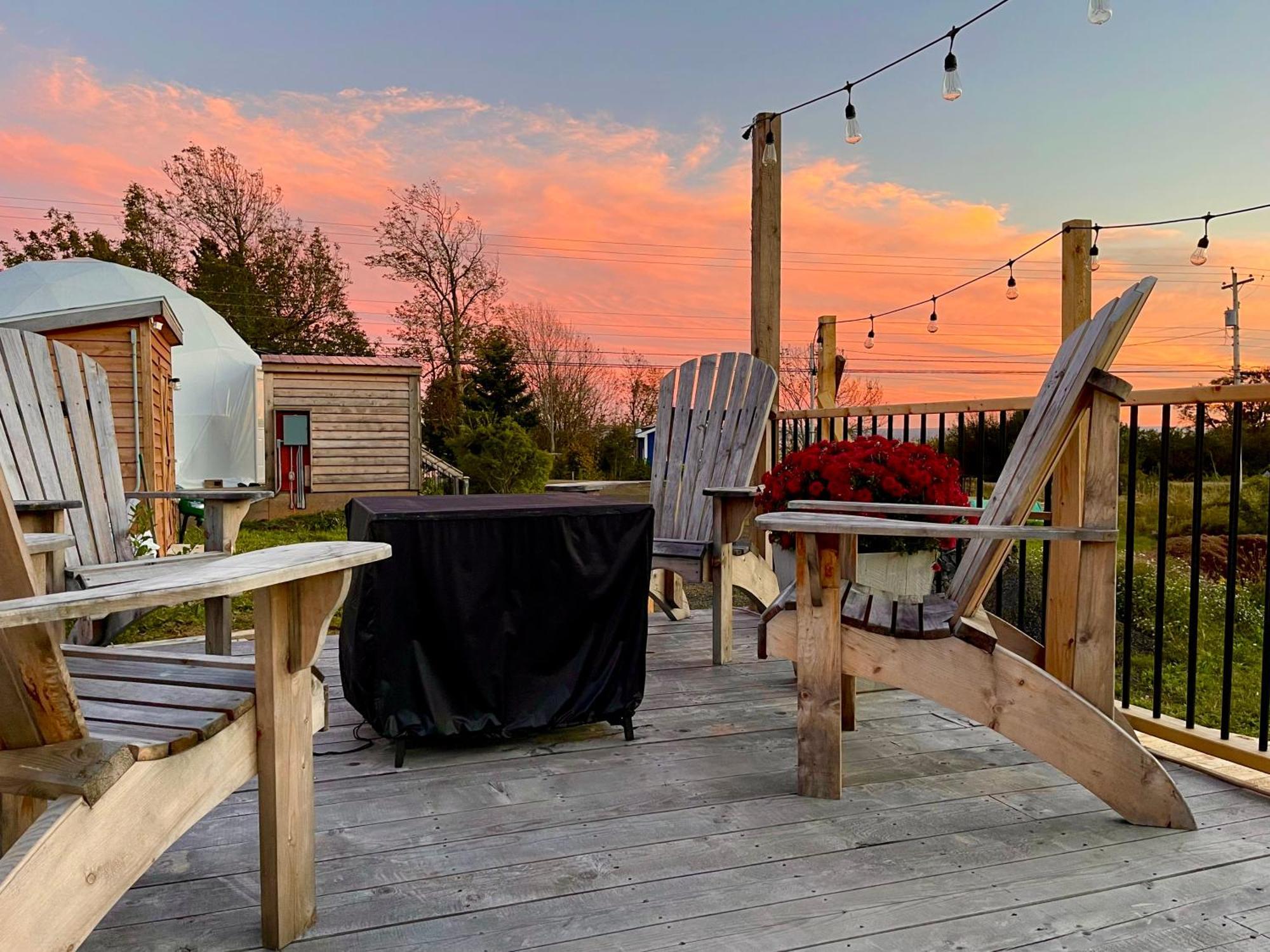 Port Wade Glamping Domes Victoria Beach Exterior photo