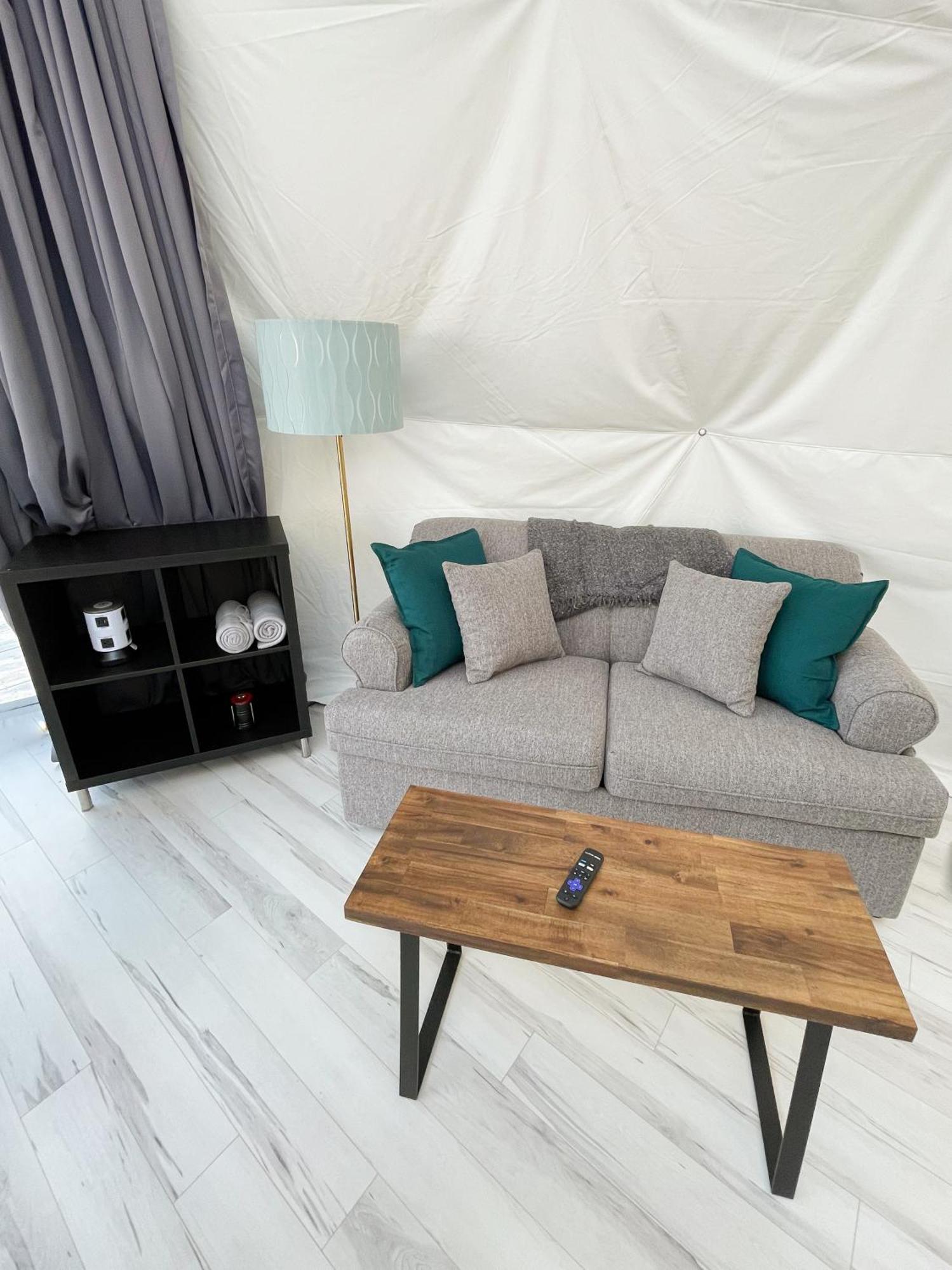 Port Wade Glamping Domes Victoria Beach Exterior photo